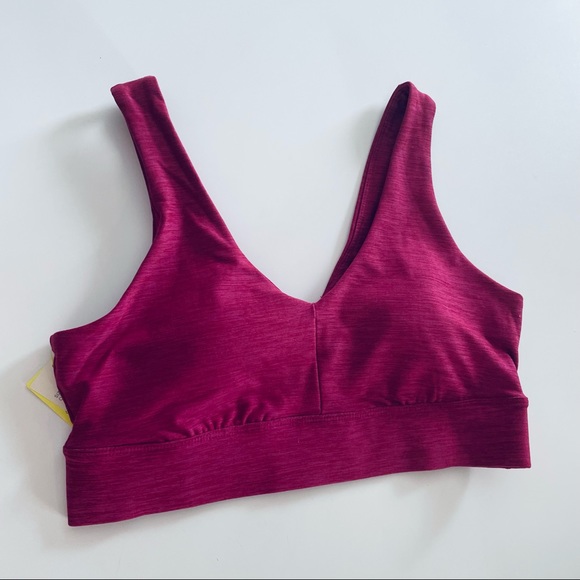 All in Motion Longline Twist Back Women’s Sports Bra - Picture 4 of 7